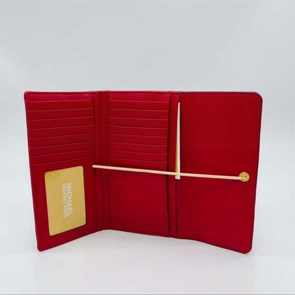 Michael Kors Large Trifold Wallet Rich Red Quilted Leather - Picture 5 of 7
